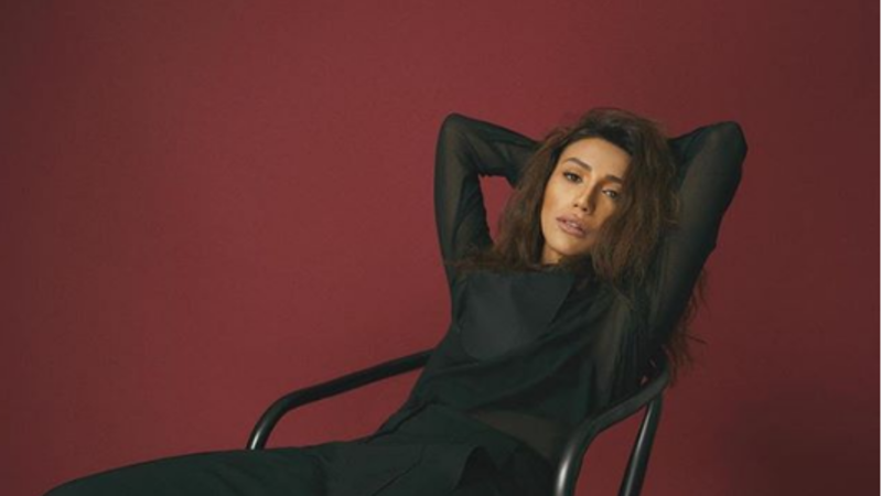 Röya özünü yumurta ilə MÜQAYİSƏ ETDİ – FOTO