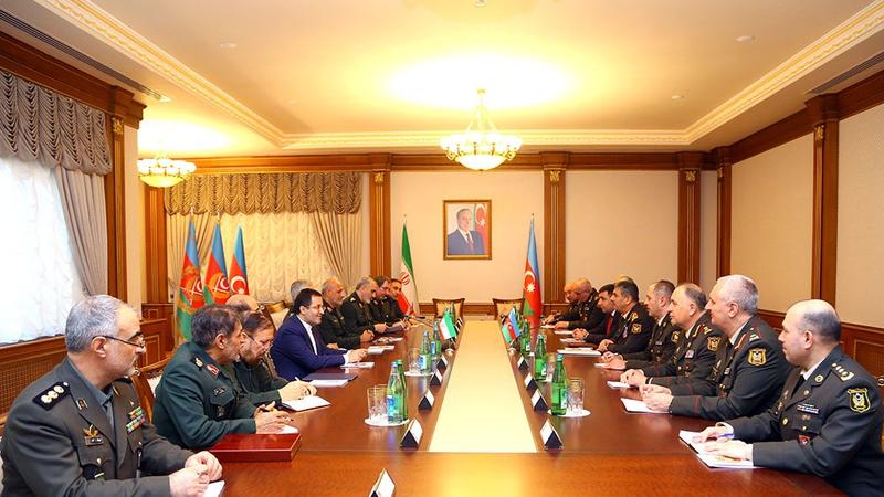 Zakir Həsənov İran ordusunun Baş Qərargah rəisi ilə görüşdü
