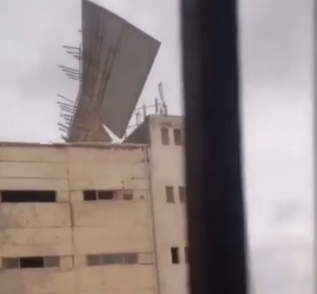 Güclü külək ATS-in binasının damını belə uçurdu - ANBAAN VİDEO