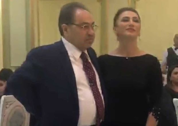 Abel Məhərrəmov toyda “Yallı” oynadı - VİDEO