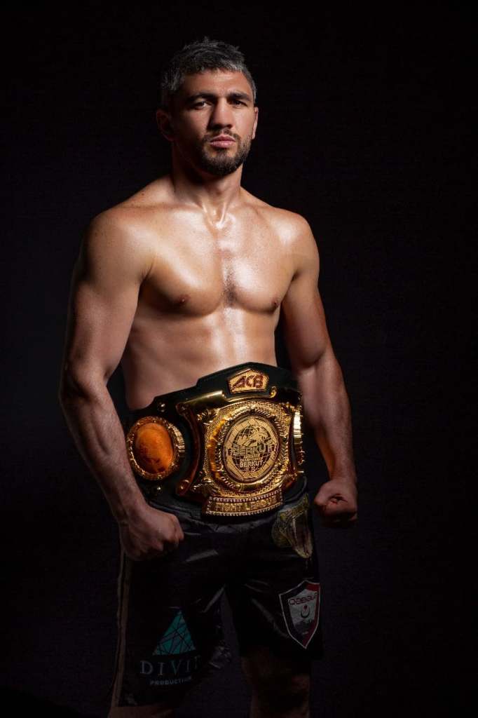 Pərviz Abdullayev “İlin döyüşü”nominasiyasının qalibi olub-VİDEO