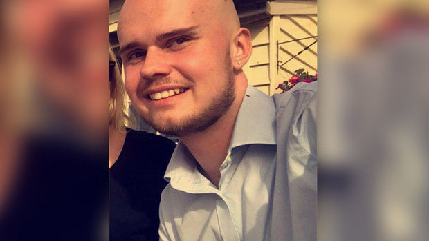 Gənc bloqer telefonu itirdikdən sonra ağlayıb və intihar edib - FOTO