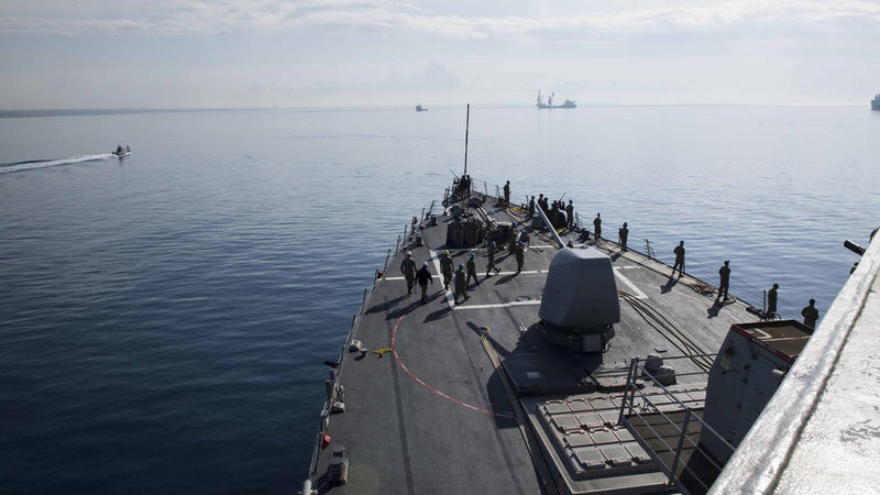 ABŞ-ın savaş gəmisi Azərbaycanın bir addımlığında LÖVBƏR SALDI - FOTO