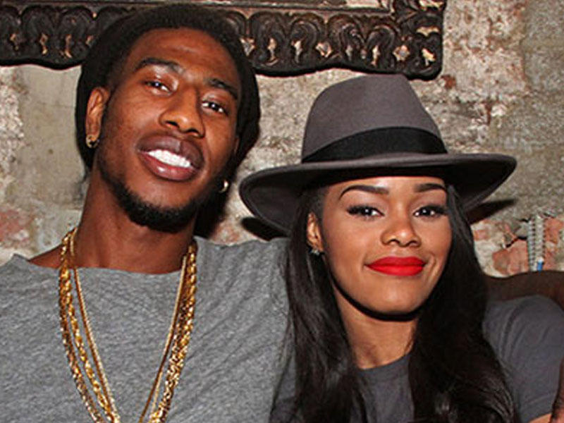 Məşhur idmançıya şok ittiham: Arvadının yanında başqa qadınla yatıb