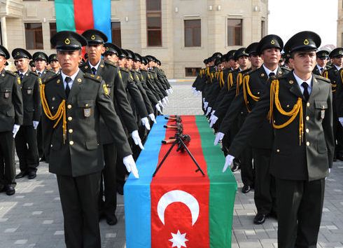 Boyu 165 sm-dən yuxarı olan gənclərin nəzərinə