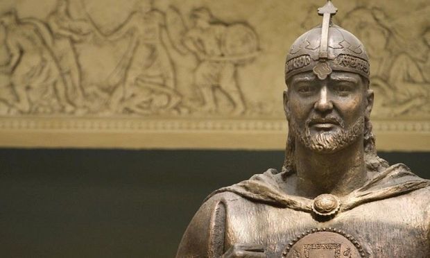 Alimlər: Makedoniyalı İsgəndəri sağ ikən basdıra bilərdilər