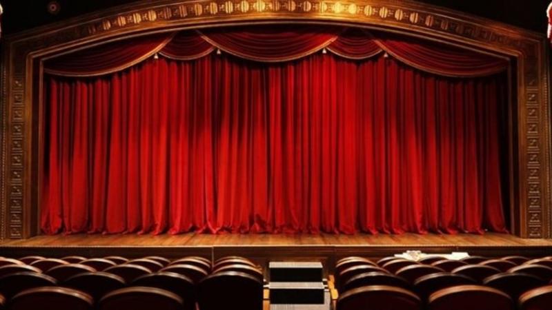 Teatrda biabırçılıq - Tanınmış rejissor aktrisaya təcavüz etdi - FOTO