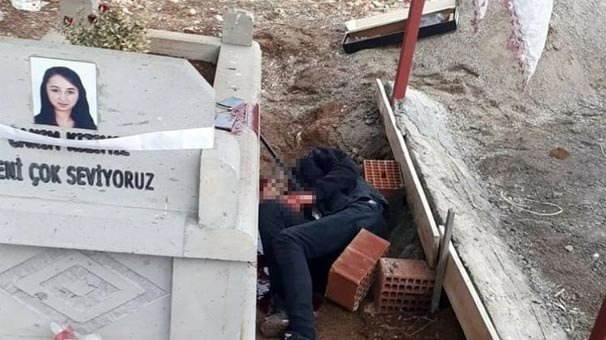 Faciəvi qəzada dünyasını dəyişən dostunun məzarı üzərinə gəldi, sonrası dəhşət saçdı - FOTO