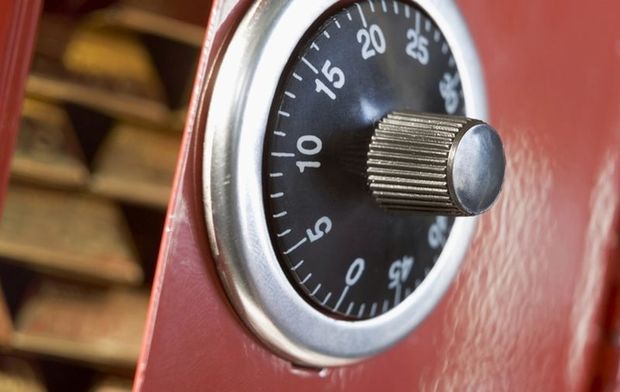 Pulu götürən kimi yazıb qoydum ki, borcum var - MƏHKƏMƏ