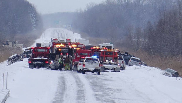 Kanadada çovğun səbəbindən 50 avtomobil toqquşdu