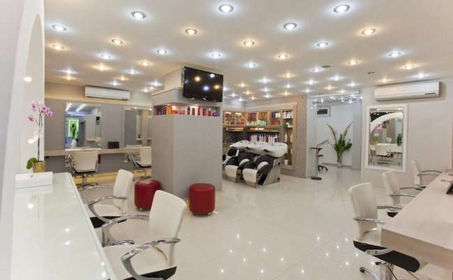 Bakıda gözəllik salonundan 15 min manatlıq saç oğurlandı - VİDEO