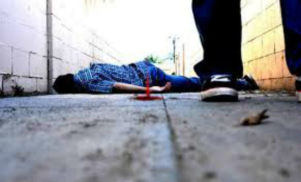 Bakıda dəhşət — Rayondan gələn ata əxlaqsızlıq edən qızını bıçaqladı