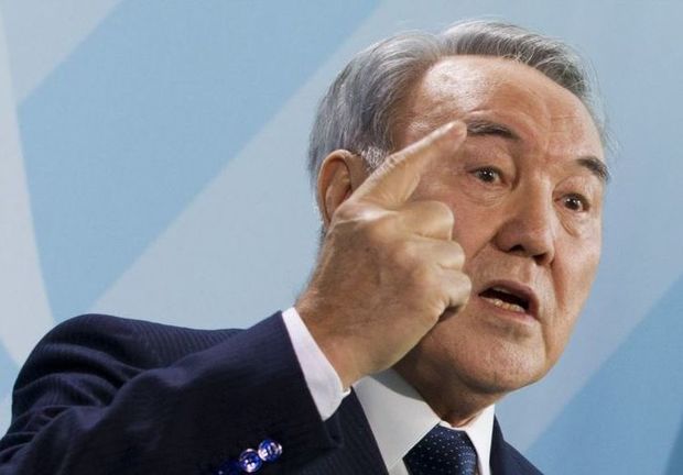 Nazarbayev nazirlərə: Siz qorxaqsınız