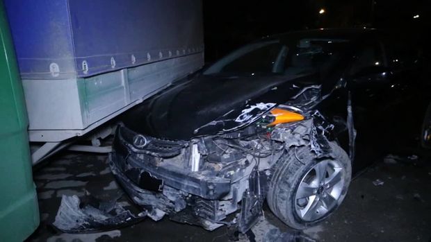 Bakıda 22 yaşlı qız içkili vəziyyətdə ağır qəza törətdi - VİDEO