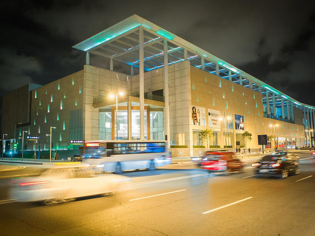 “Gənclik Mall” qarşısındakı nəqliyyat xaosunu necə həll etmək olar?