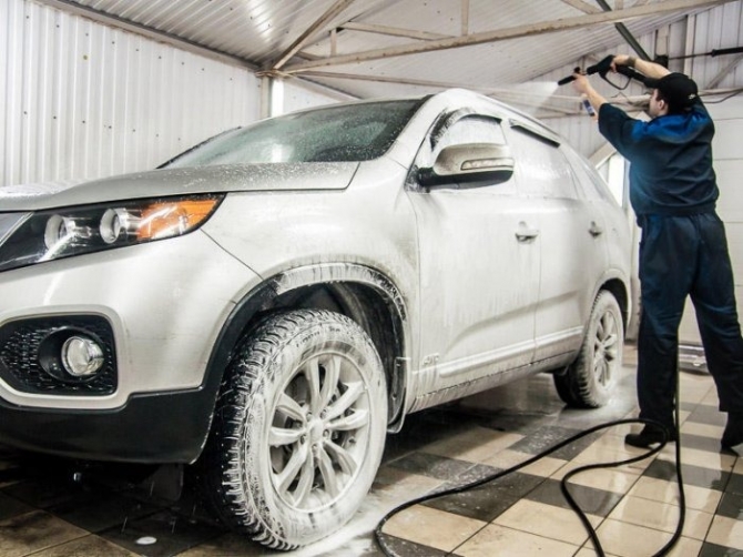 Bakıda yenilik - avtomobilin yuyulması cəmi 50 qəpik - VİDEO