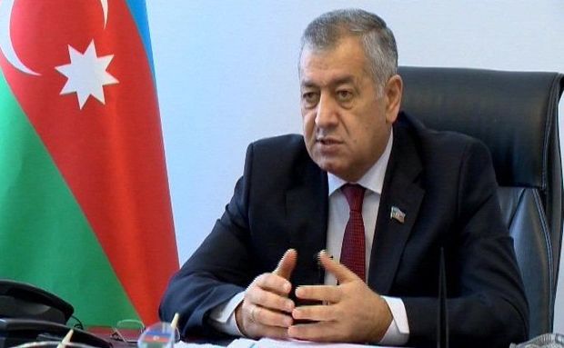 Vahid Əhmədov: Bank sistemi tam çökə bilər