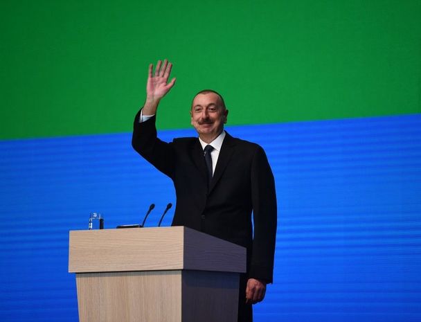 Prezident Gənclər Gününə həsr olunmuş toplantıda - YENİLƏNİB + FOTO