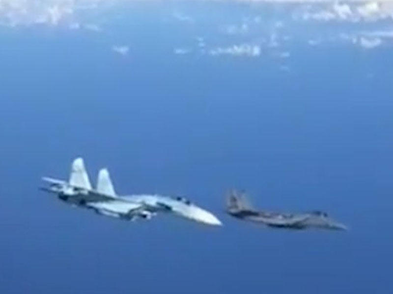 Rusiyanın qırıcısı amerikalını qovdu - VİDEO - FOTO