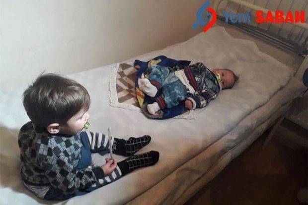 İki azyaşlı övladını atan ana: Gecə evdən çıxıb qaçdım