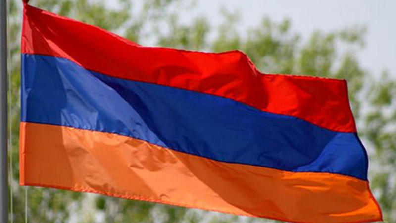 Paşinyan Ermənistanın bayrağını dəyişdirir