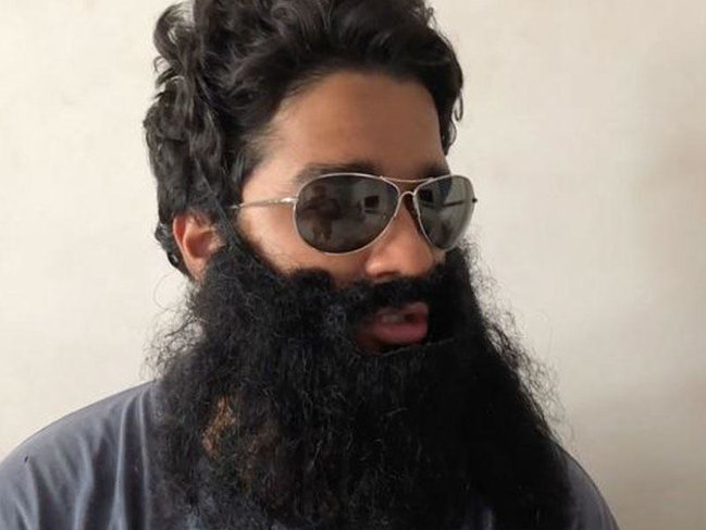 27 yaşlı oğlan valideynlərini məhkəməyə verir - Məni dünyaya gətirərkən icazə almayıblar - FOTO