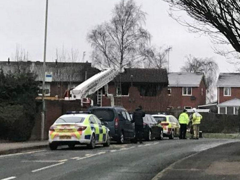 İçərisində 7 nəfər olan ev yandı, 4 uşaq öldü - FOTO