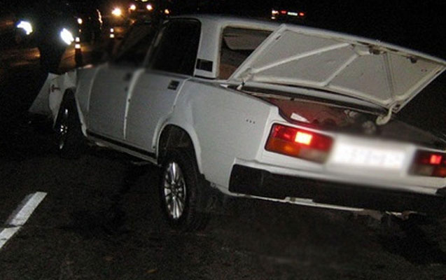 Maşın ağaca çırpıldı, sürücünün meyitini FHN çıxardı