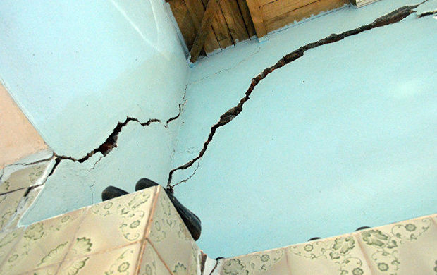 Zəlzələ Ağsuda bir neçə evdə çatlar yaradıb