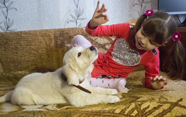 Putin azyaşlı qıza küçük hədiyyə etdi