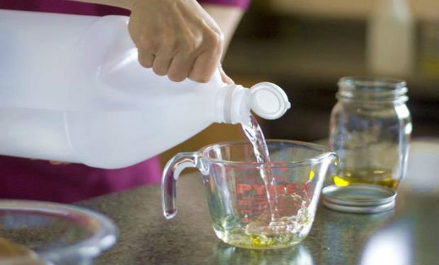 Övladı olmayan gəlin sirkə içərək intihar etdi — Azərbaycanda faciə