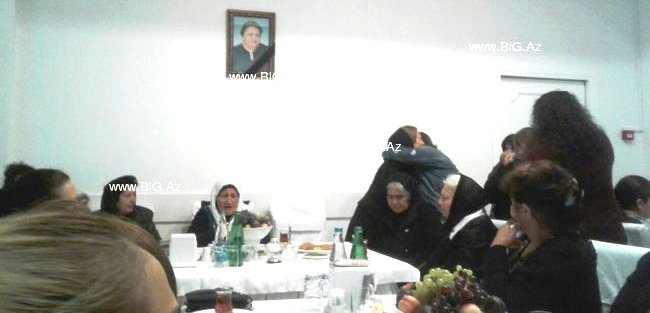 Azərbaycanlı müğənninin anasının yasına gedənlər: 