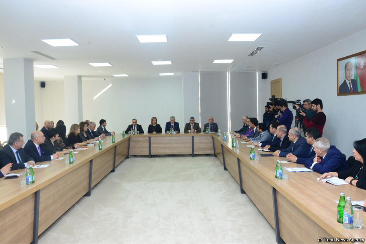 YAP-ın qərargahında qeyri-hökumət təşkilatlarının nümayəndələri ilə görüş keçirilib (FOTO)