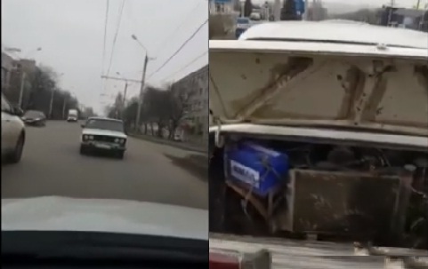 “06”-Ya Arxadan Sükan Qoyub, Maşını Şəhərdə Geriyə Sürür – Bunu Da Gördük – VİDEO