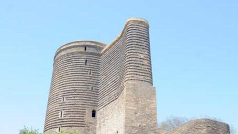 Qız qalası romantik beşlikdə