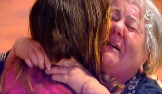 Qızını görən ananın ürəyi getdi - ATV-də ürək parçalayan anlar (VİDEO)