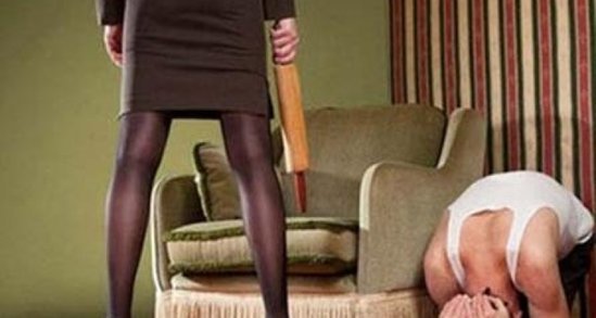 Sevgililər günündə arvadı tərəfindən döyülən kişi hər kəsi güldürdü - VİDEO