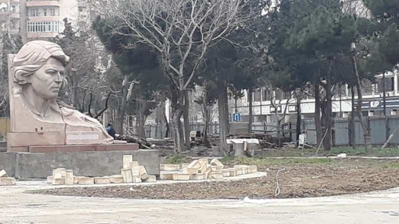 Atatürk parkındakı obyektlər sökülmədi, ağaclar kəsildi, yeni obyekt tikilir – Fotolar