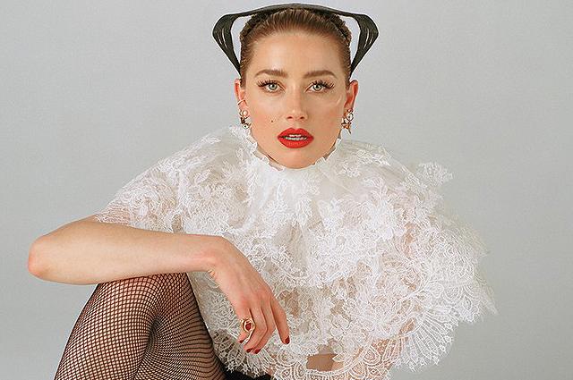 Məşhur aktrisadan iddialı fotosessiya