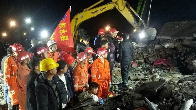 Yaşayış binası uçdu - Dağıntılar altında qalanlar var