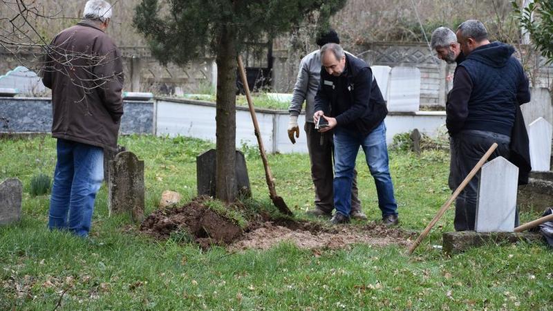 40 illik ŞÜBHƏ - Körpənin məzarını açdırdı və...