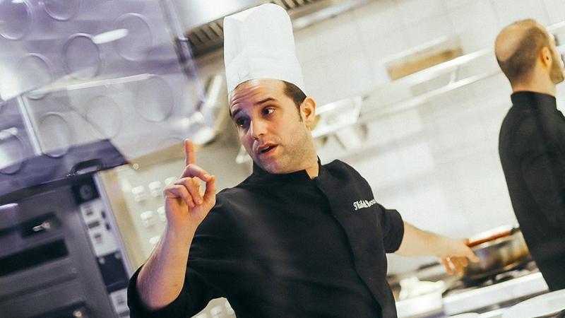 Bakıda restoranda çalışan fransız aşpaz SİRLƏRİ AÇDI: Qurbağa əti və ilbiz...