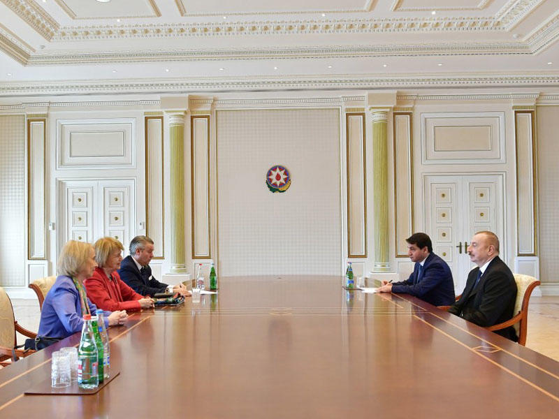 Prezident İlham Əliyev Böyük Britaniyanın Baş nazirinin Azərbaycan üzrə ticarət elçisini qəbul edib - FOTO