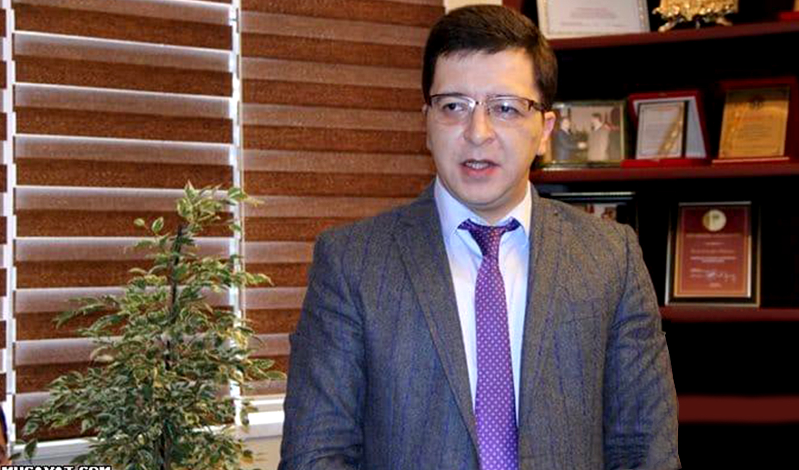 Millət vəkilindən Əli Kərimliyə sərt sözlər: “Sənlə məşğul olsam daşını daş üstdə qoymaram”