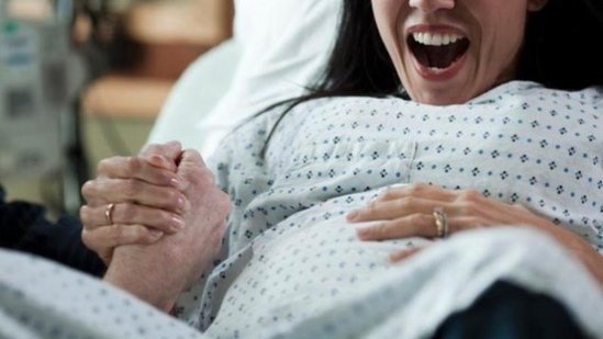 Kürdəmirdə ŞOK OLAY: 19 yaşlı ana doğuşdan sonra öldü