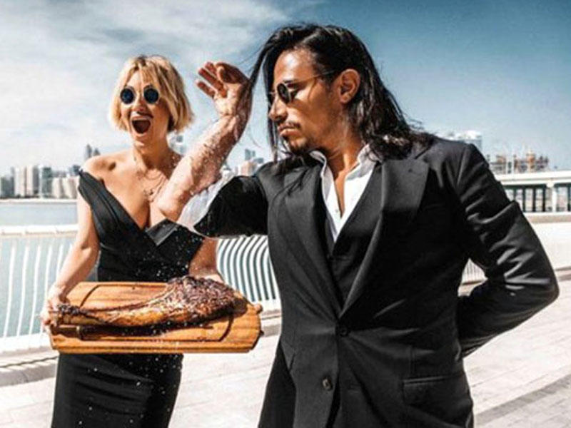 Nüsrət bu dəfə inək sağdı - VİDEO