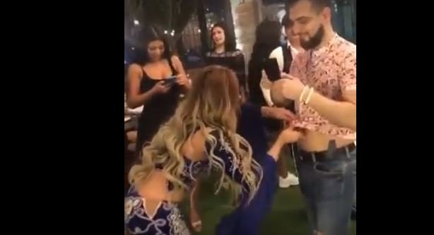 Azərbaycanlı rəqqasədən biabırçı hərəkət: oğlanın şalvarının....