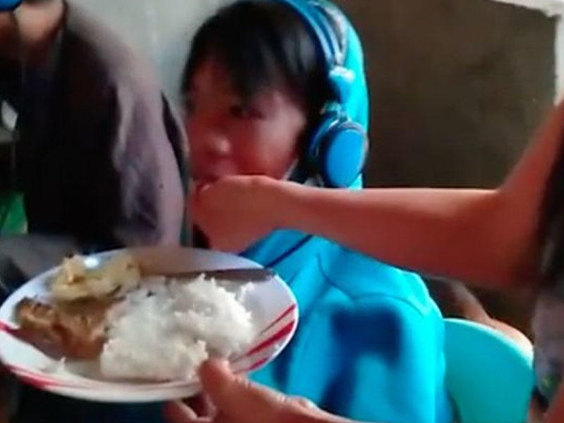 48 saat oyun oynayan oğul anasını pis vəziyyətdə qoydu - VİDEO