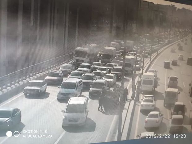 Bakıda maşın aşdı: tıxac var