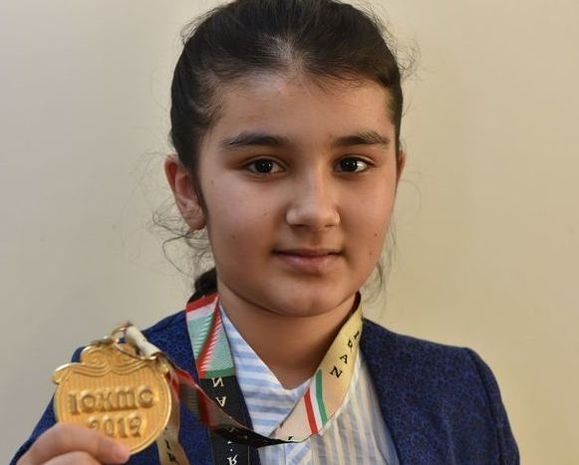 Bu da İranda bayrağımız üçün mübarizə aparan 11 yaşlı Zəhra – VİDEO